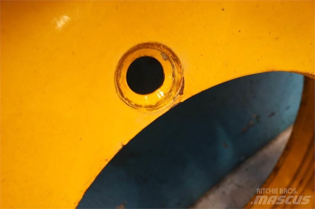  28 440/80R28 Шини