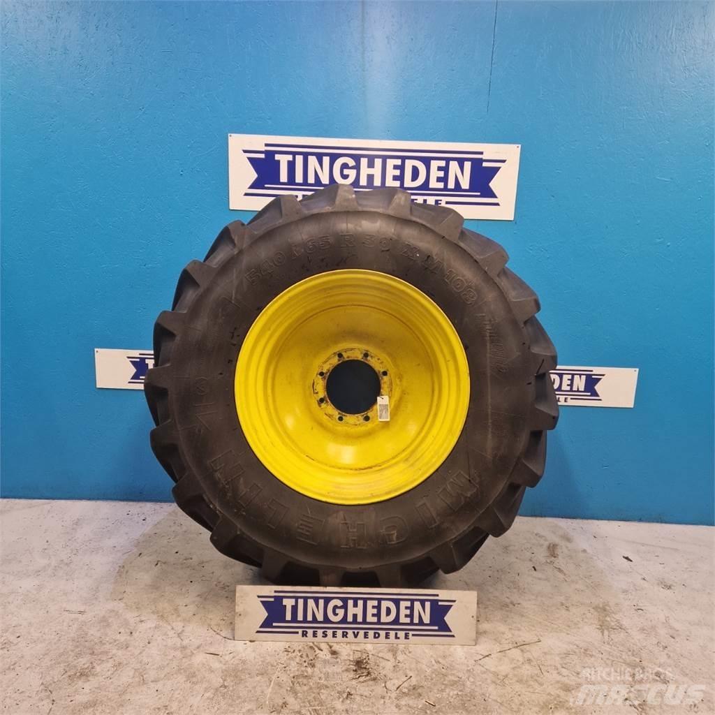  30 540/65 R30 Колеса