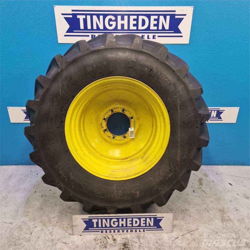  30 540/65 R30 Колеса