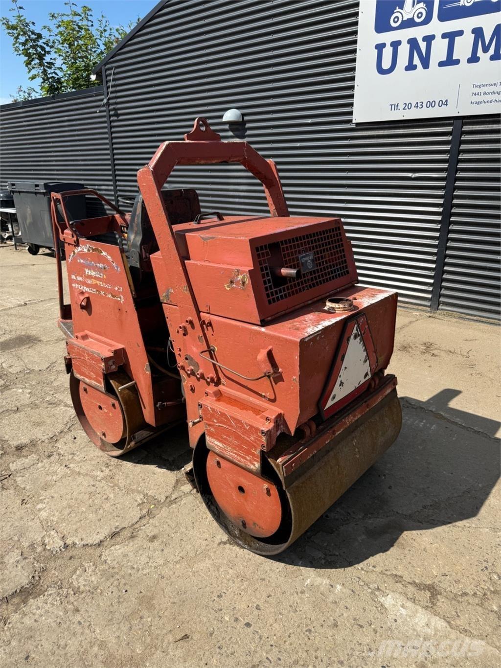 Bomag BW90 Котки тротуарні
