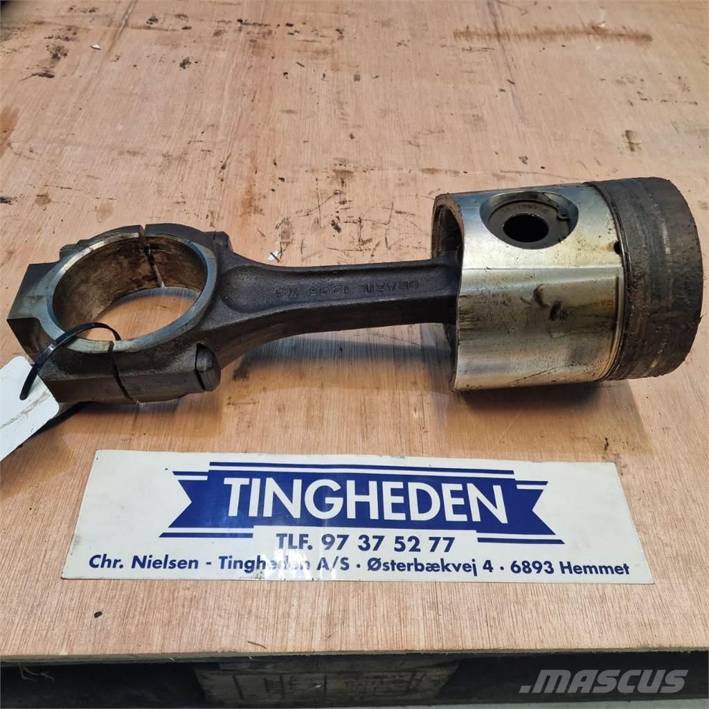 CASE 2188 Двигуни