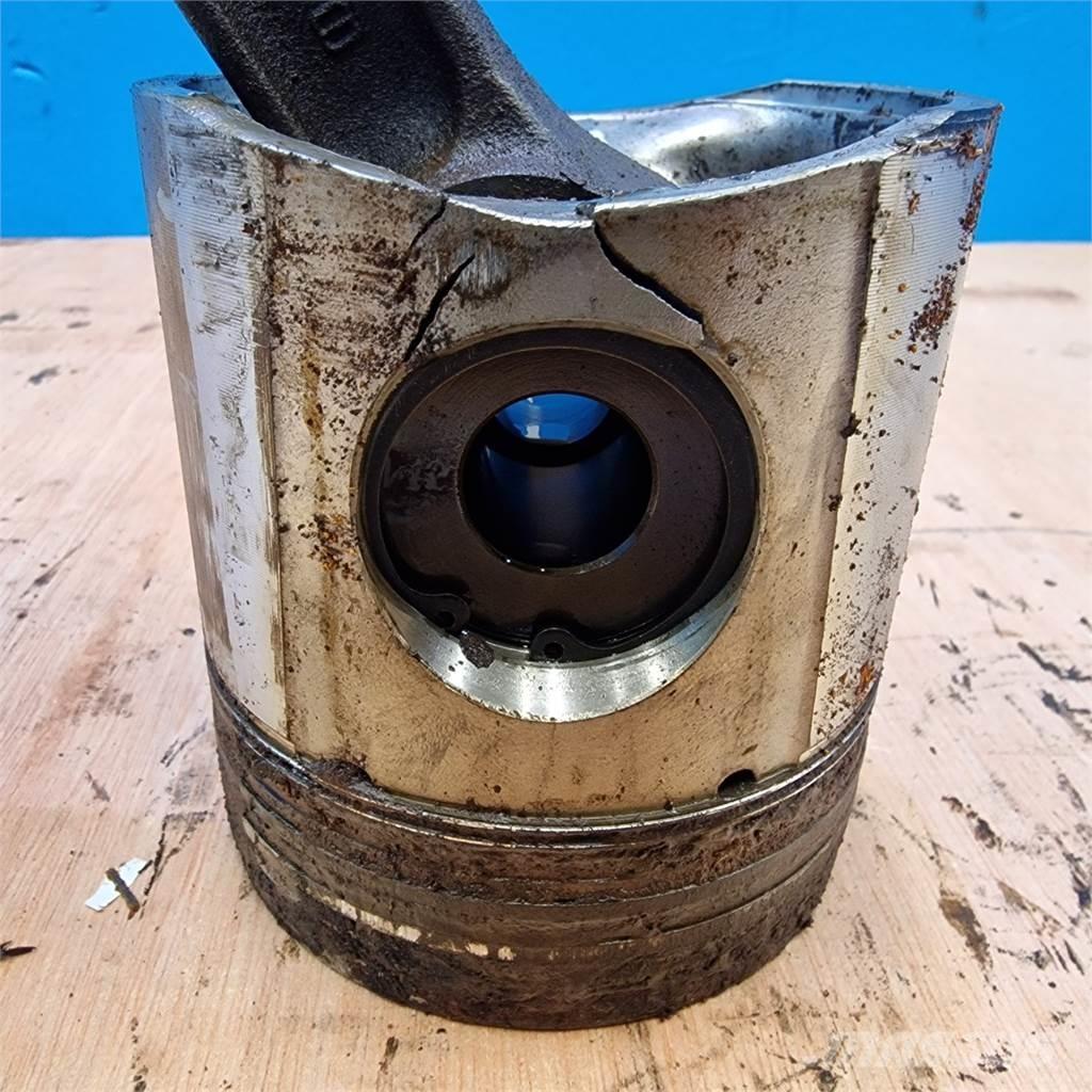 CASE 2188 Двигуни