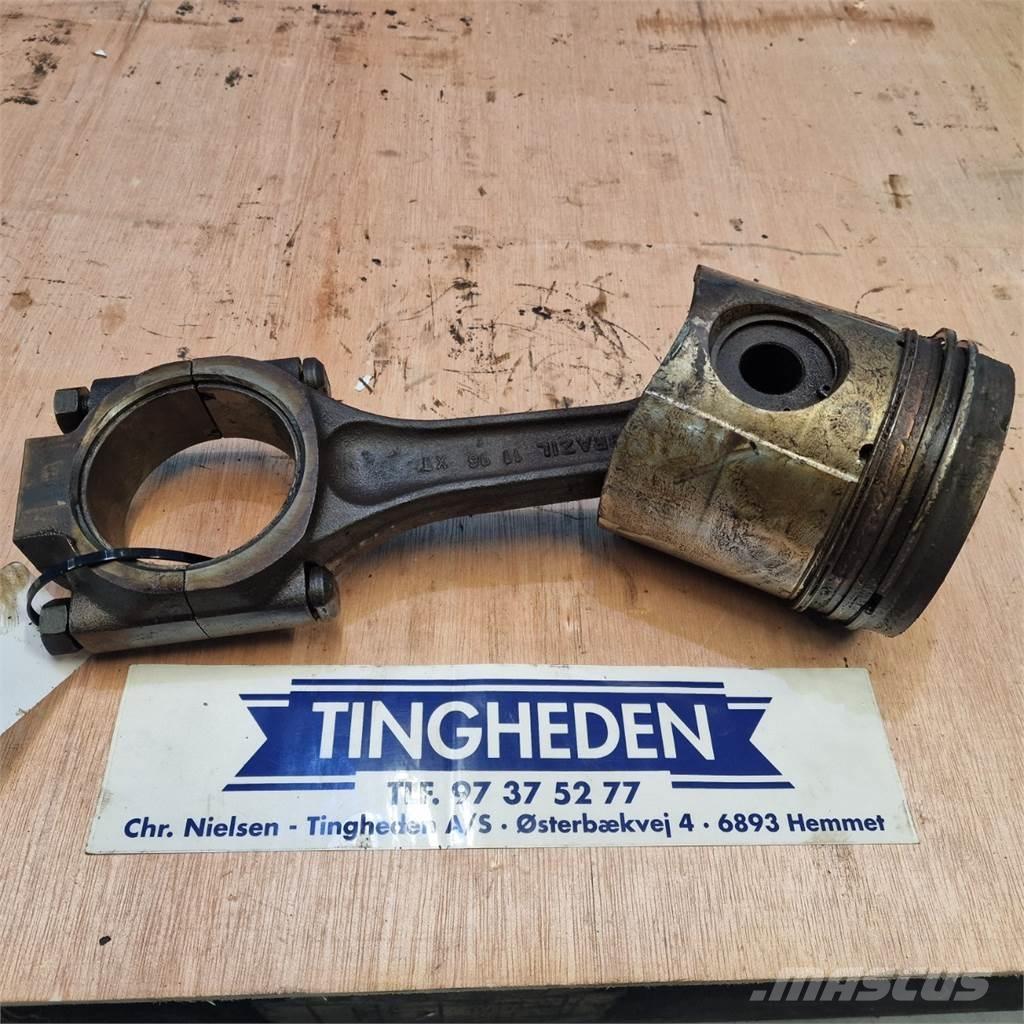 CASE 2188 Двигуни