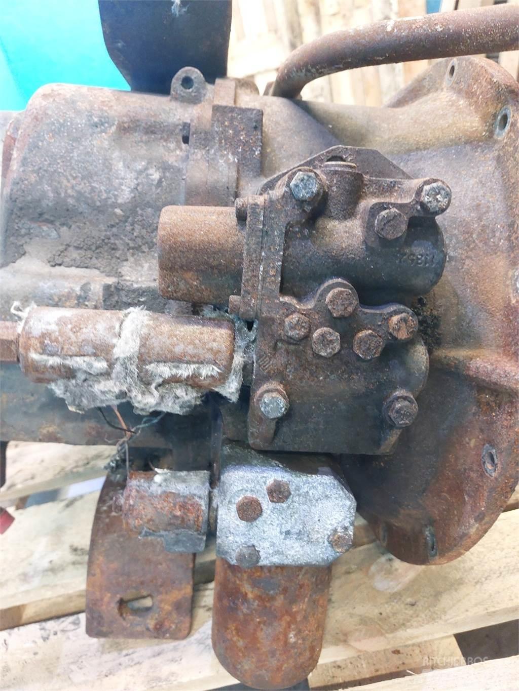 CASE 580 SLE Коробка передач