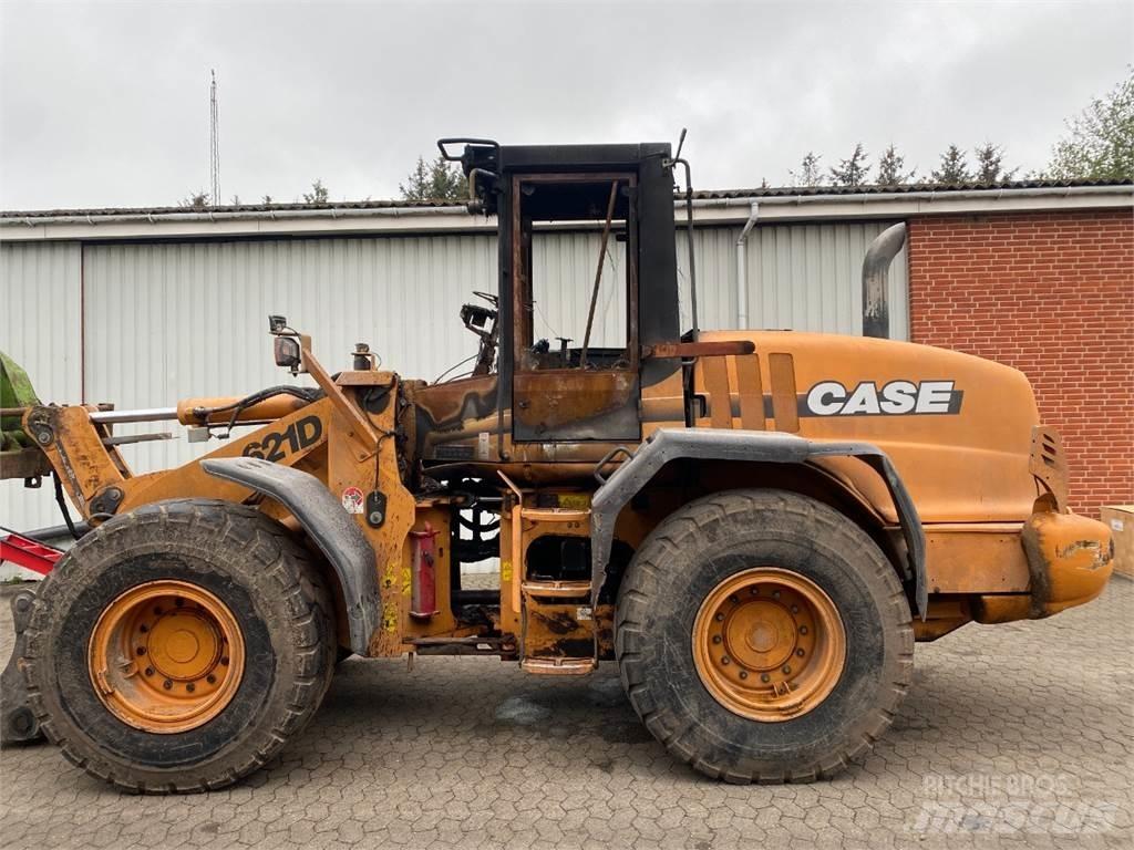 CASE 621D Фронтальні навантажувачі