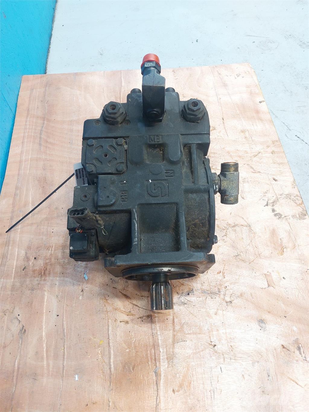 CASE 7010 Гідравліка