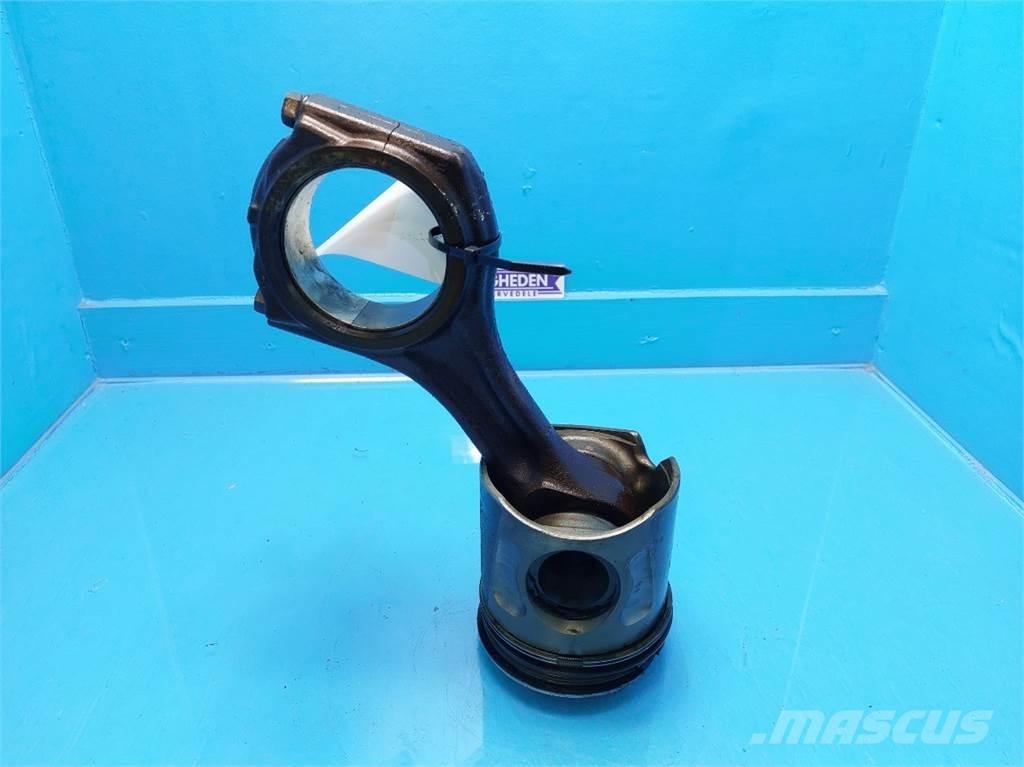 CASE 7010 Двигуни