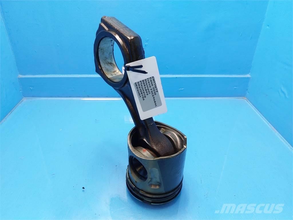 CASE 7010 Двигуни