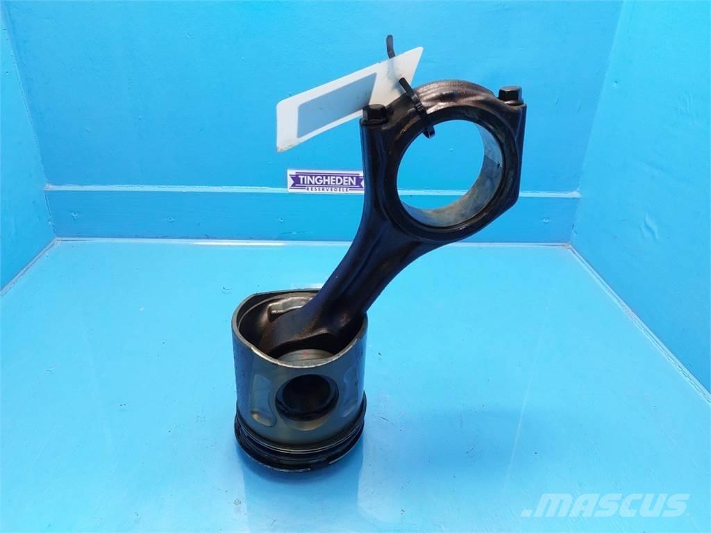 CASE 7010 Двигуни