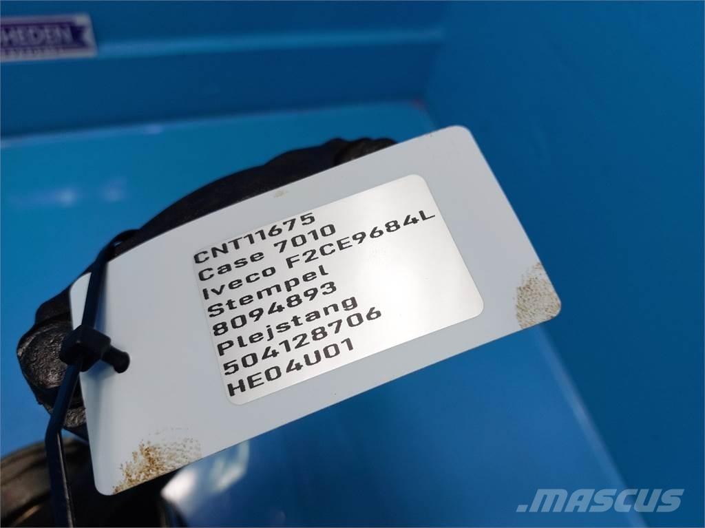 CASE 7010 Двигуни