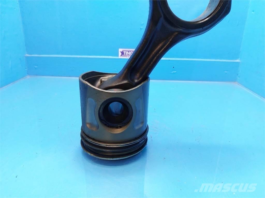 CASE 7010 Двигуни