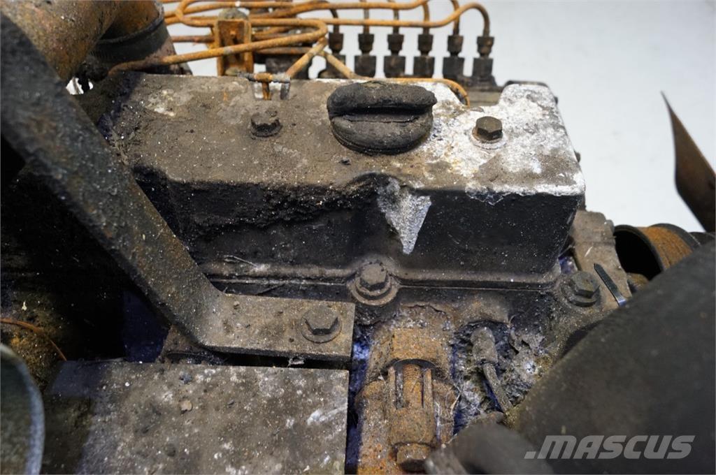 CASE 7130 Двигуни