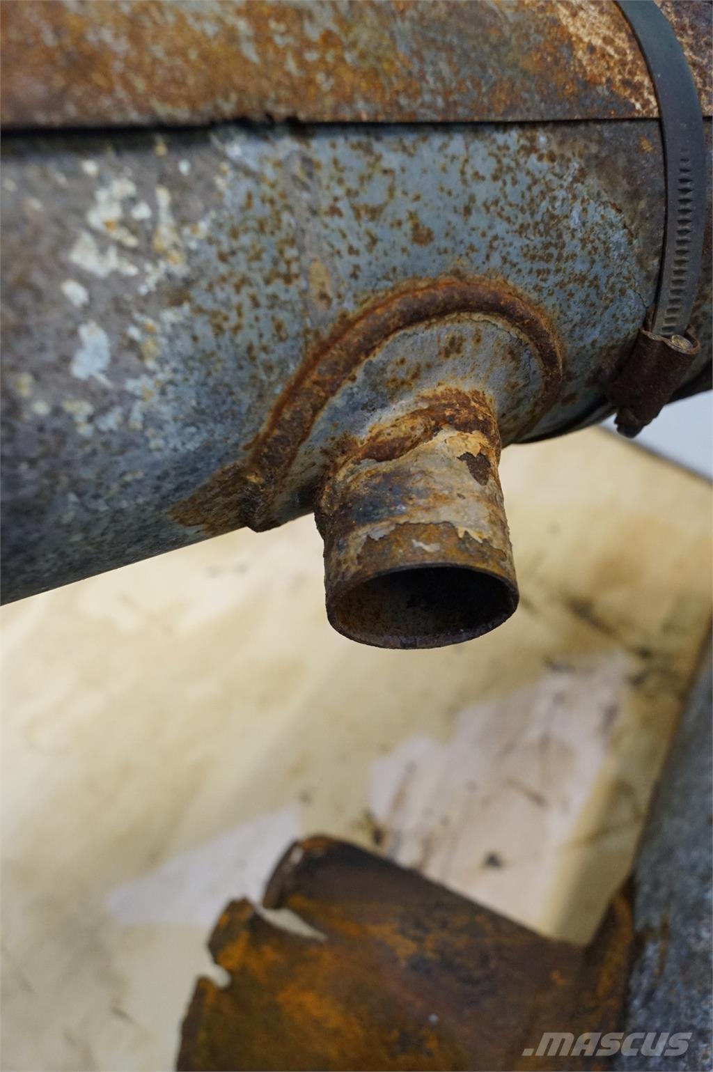 CASE 7130 Двигуни