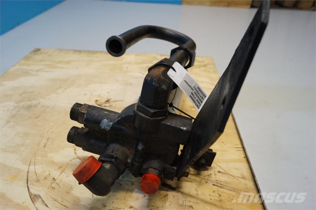 CASE 7130 Двигуни