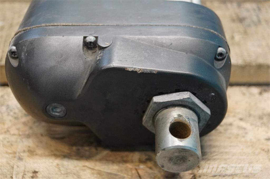 CASE 7240 Електроніка