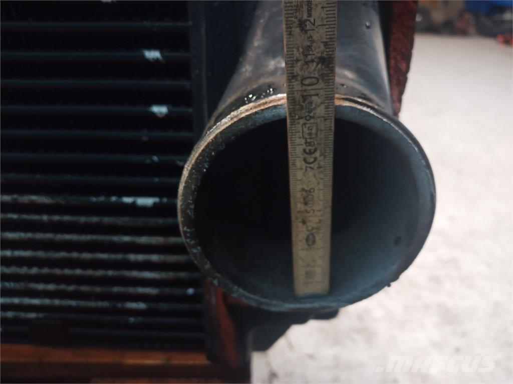CASE 8010 Радіатори