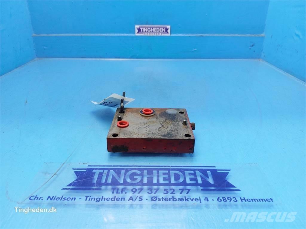 CASE 844XL Гідравліка