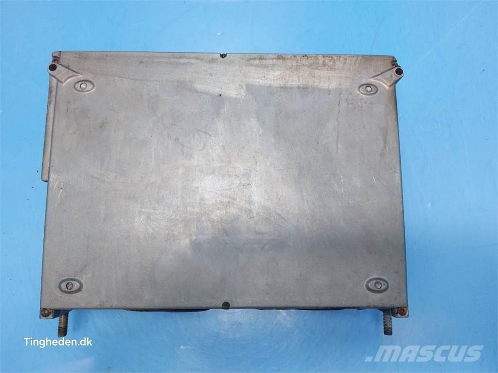 CASE 9120 Електроніка