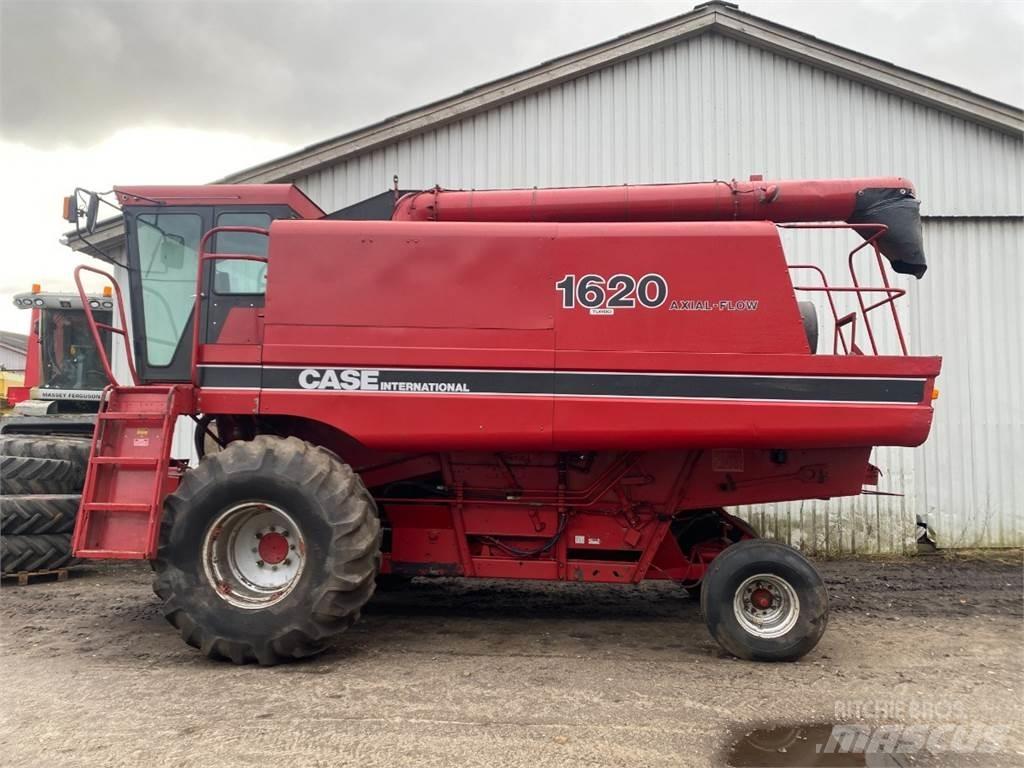 Case IH 1620 Зернозбиральні комбайни