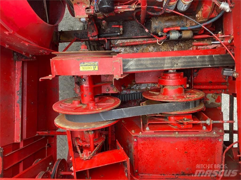 Case IH 1620 Зернозбиральні комбайни