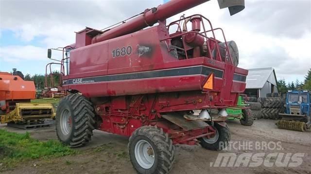 Case IH 1680 Зернозбиральні комбайни