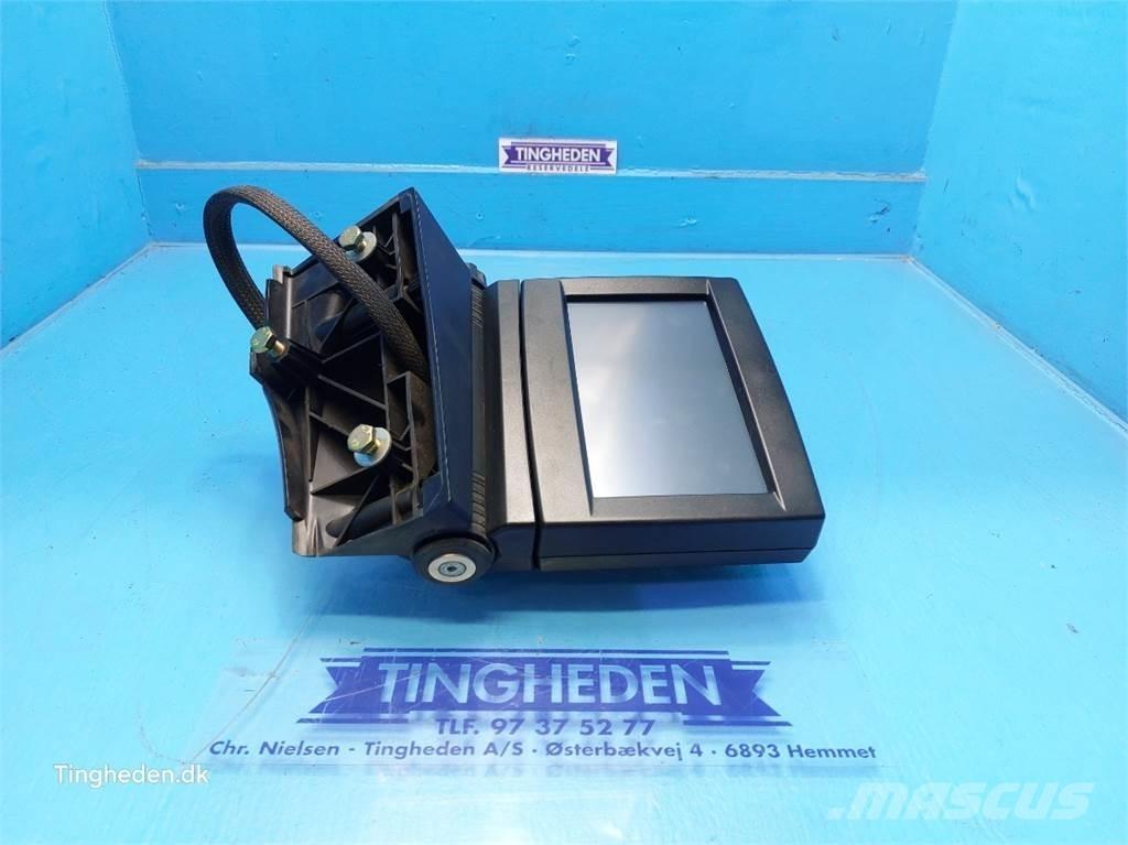 CASE Maxxum 115 Електроніка