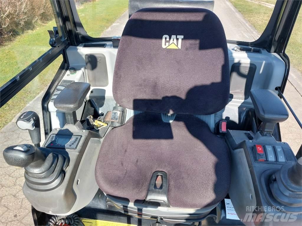 CAT 301.7D Міні-екскаватори < 7т
