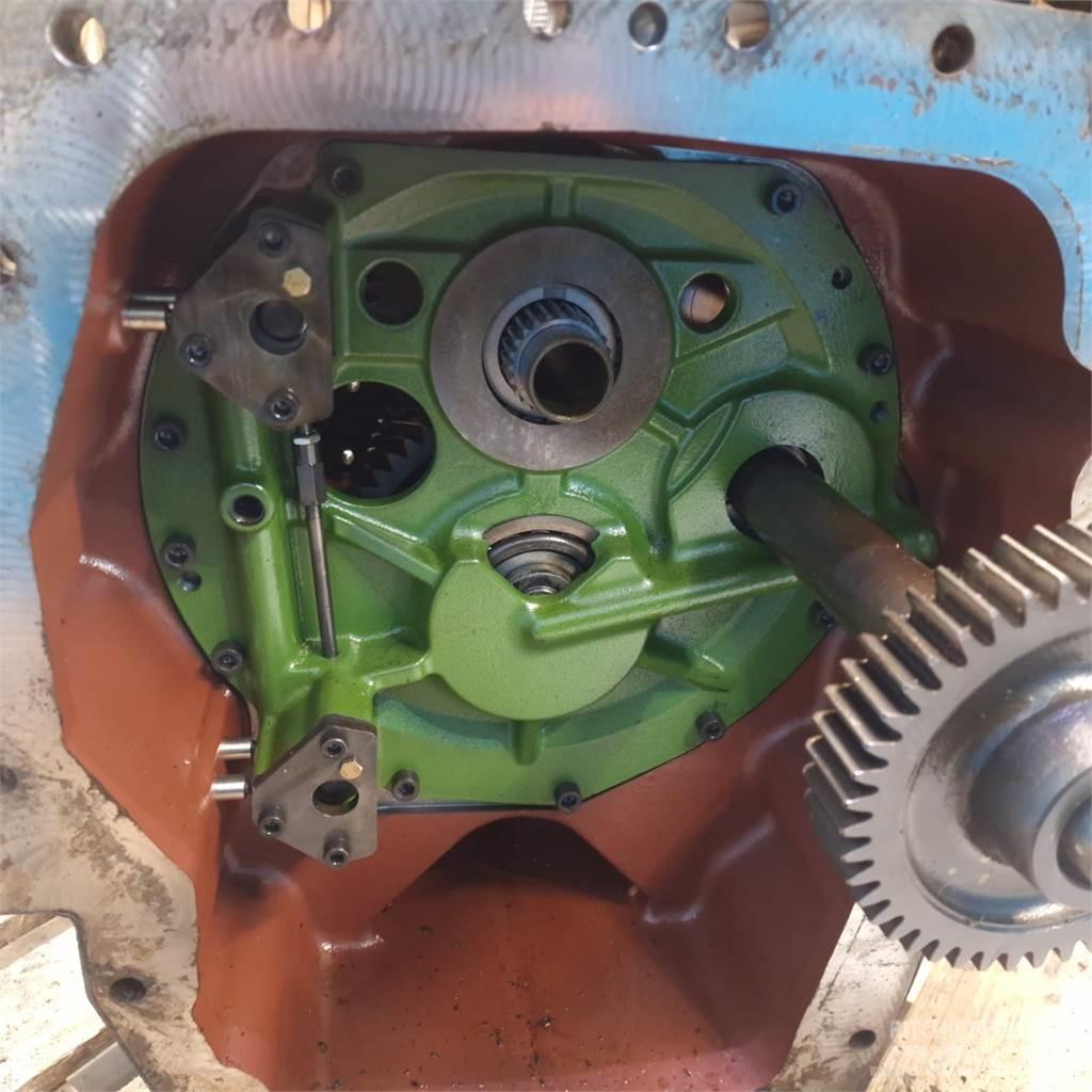 CLAAS Axion 840 Коробка передач