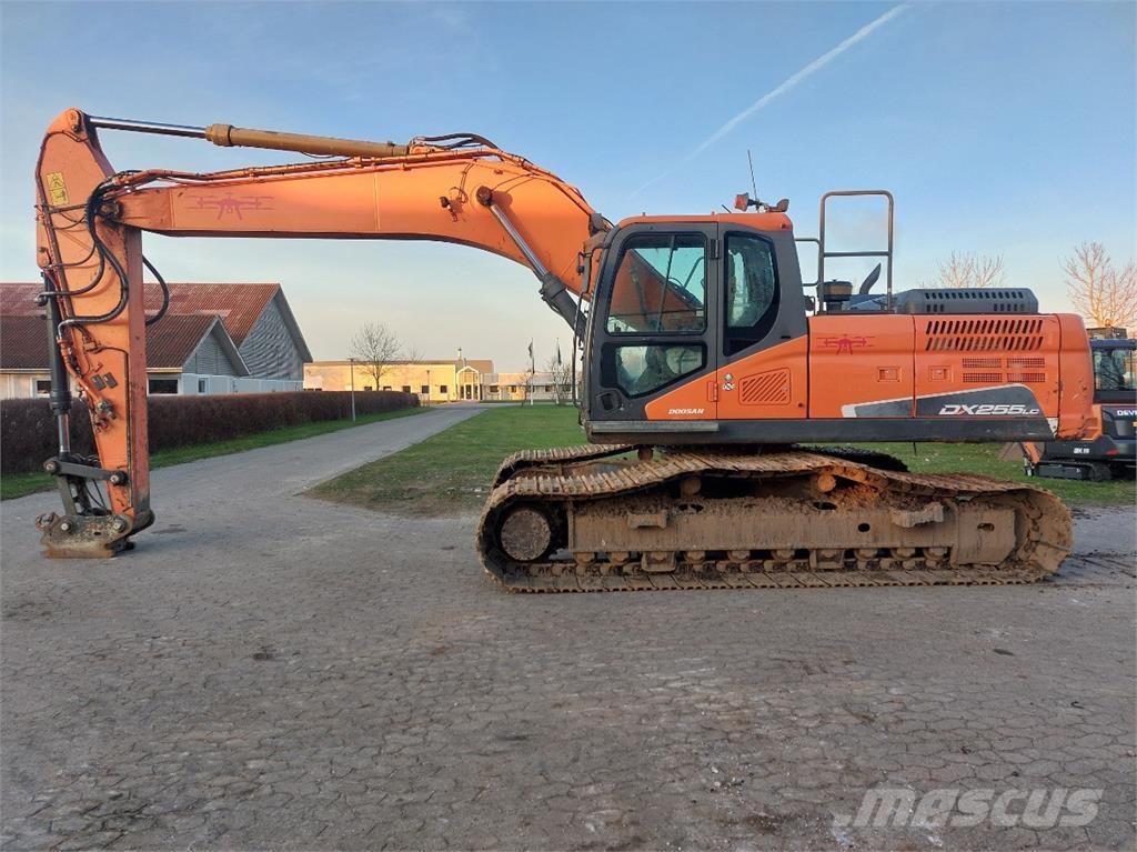 Doosan DX255LC-5 Гусеничні екскаватори