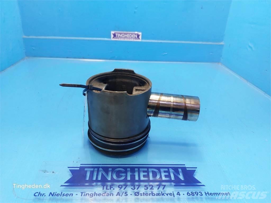 Ford 678 HT Двигуни