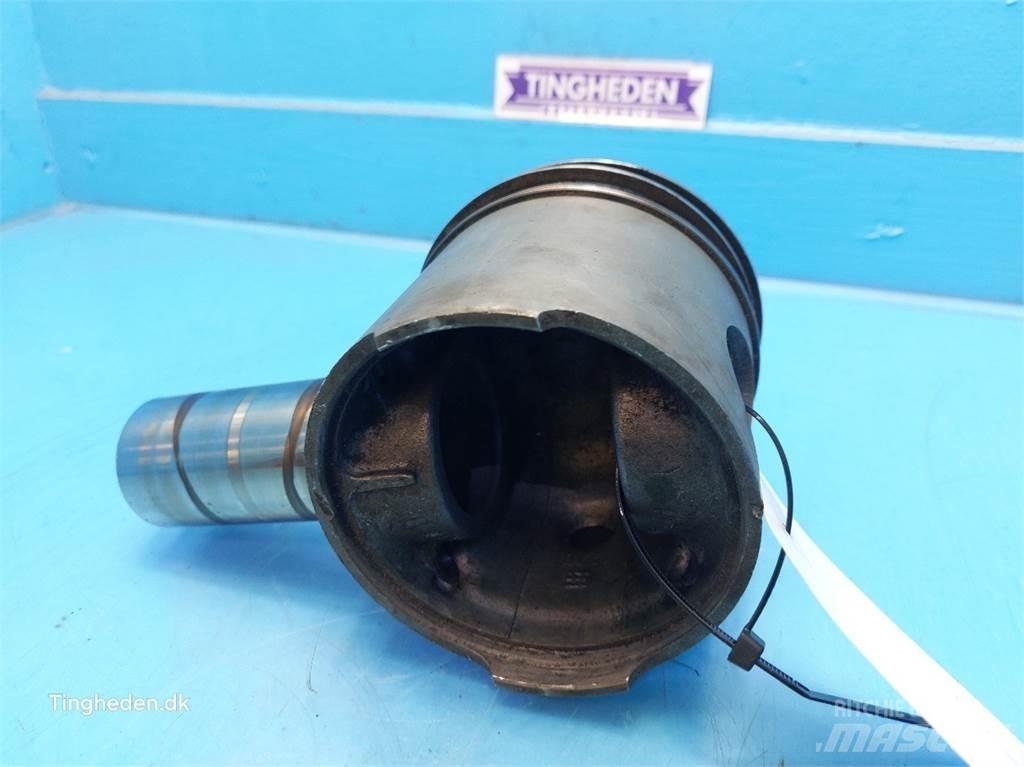 Ford 678 HT Двигуни
