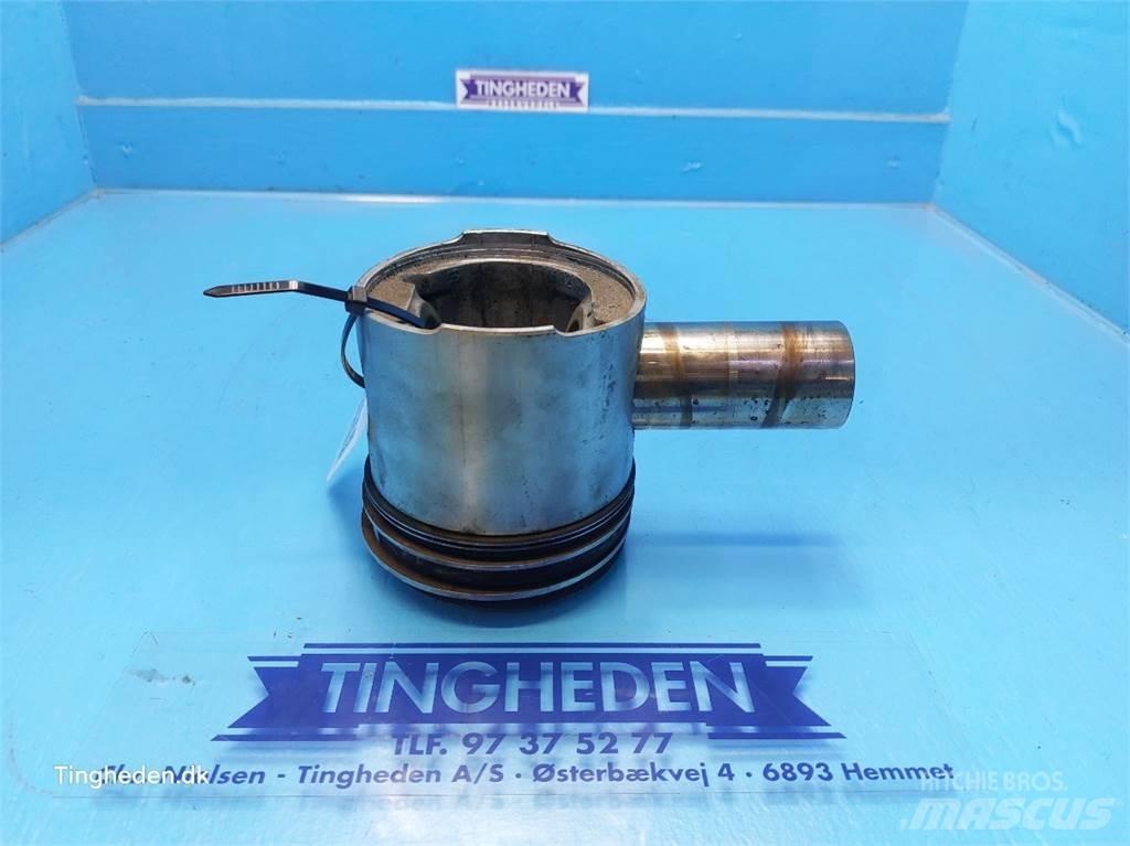 Ford 678 HT Двигуни