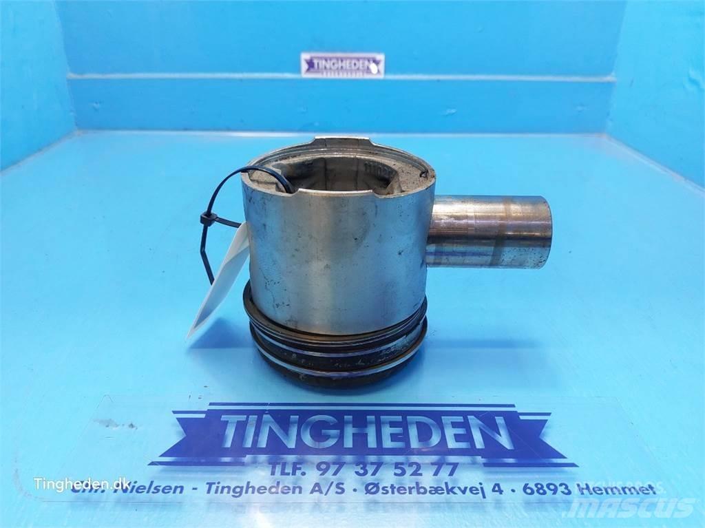 Ford 678 HT Двигуни