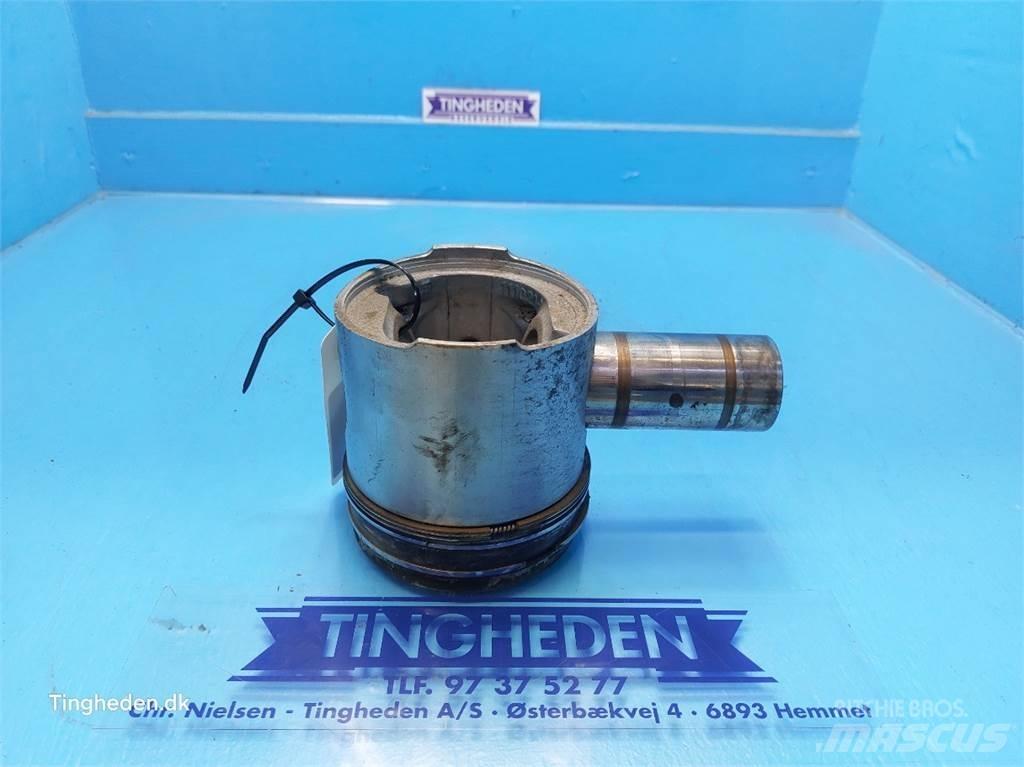 Ford 678 HT Двигуни