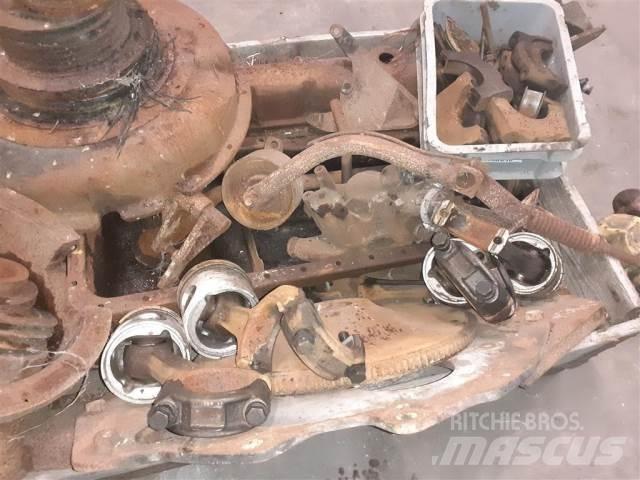 Ford 678HTA Двигуни