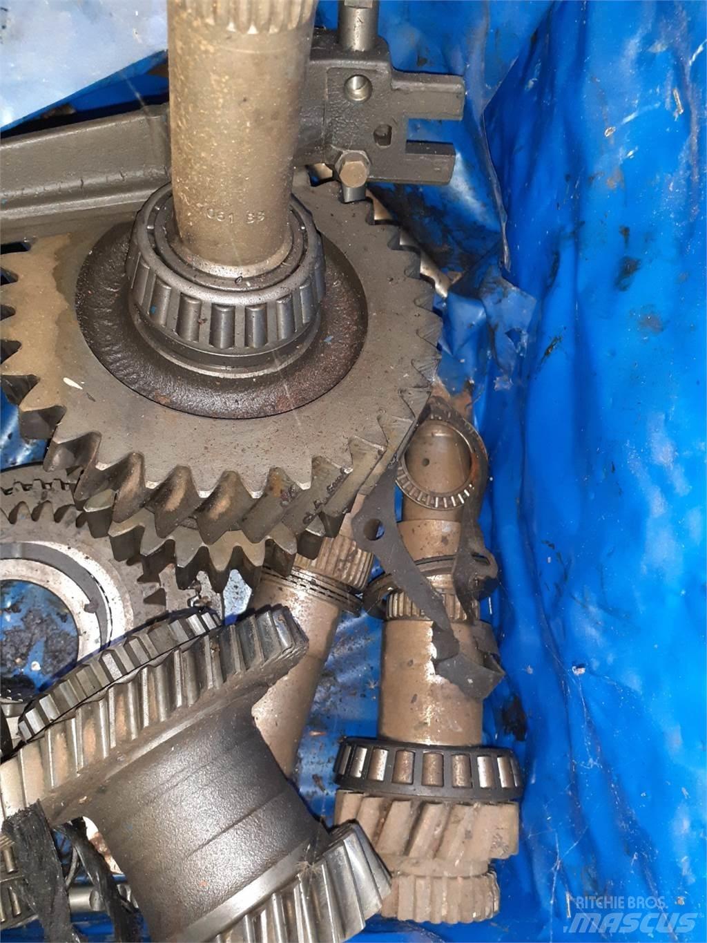 Ford 7710 Коробка передач