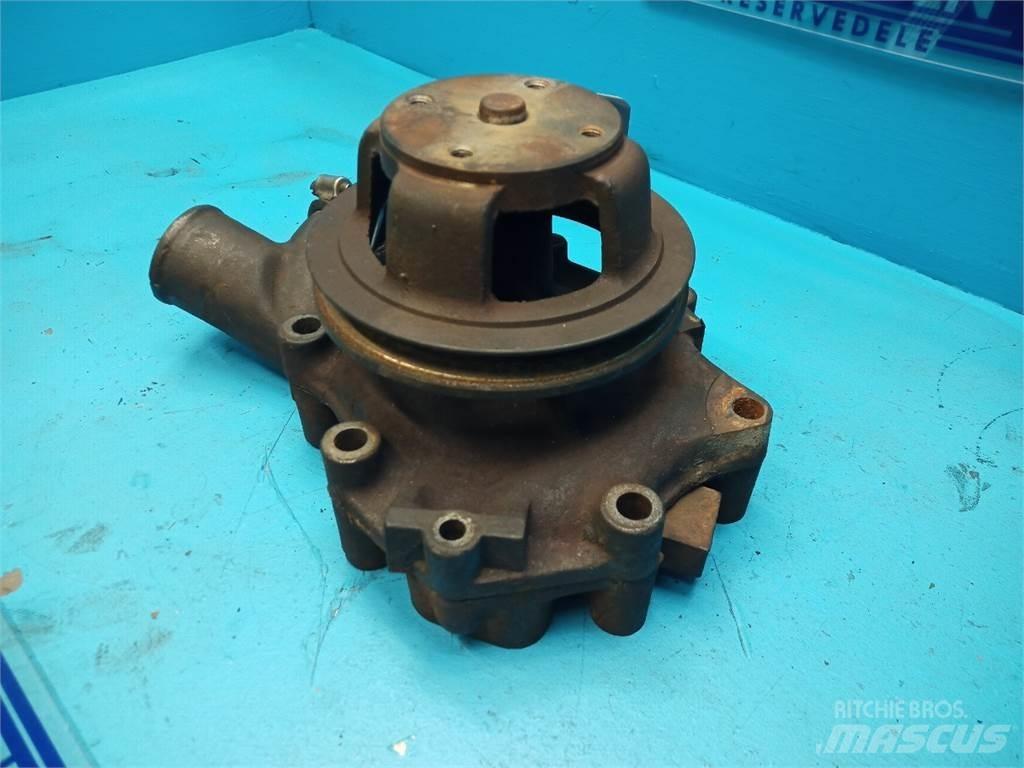 Ford 7910 Двигуни