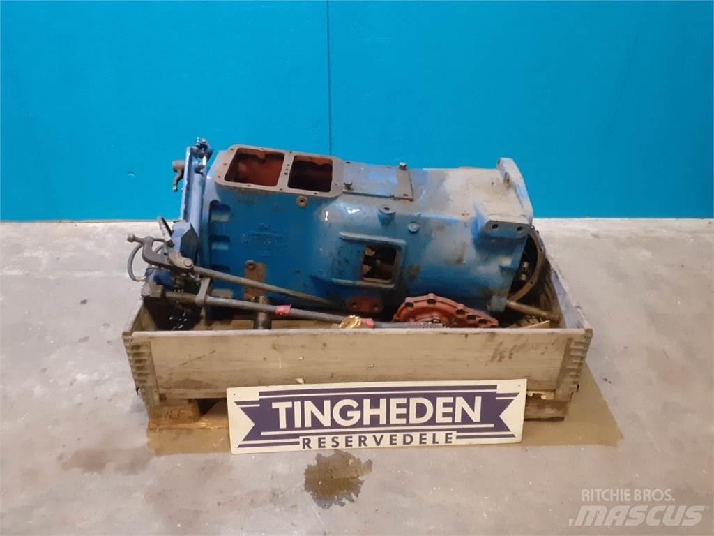Ford 8210 Коробка передач