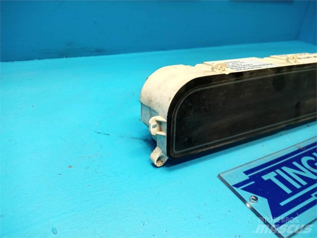 Ford 8210 Електроніка