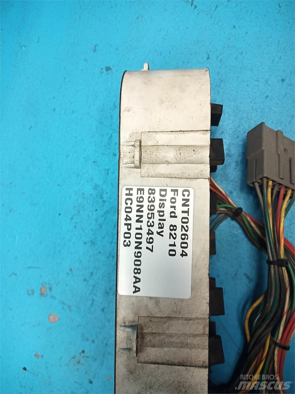 Ford 8210 Електроніка