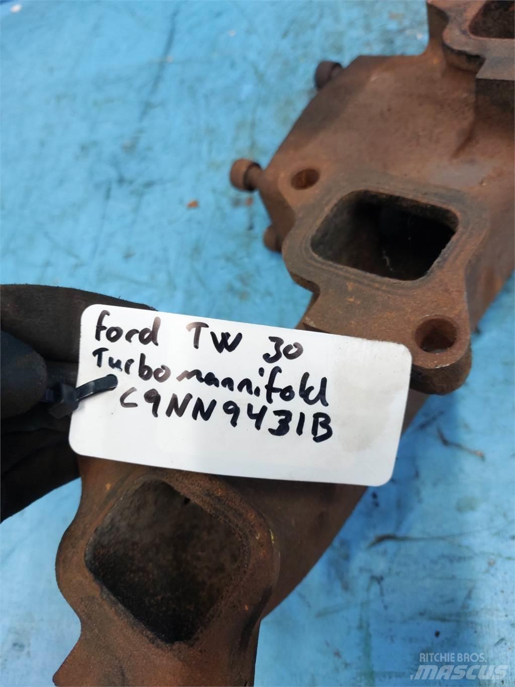Ford TW 30 Двигуни