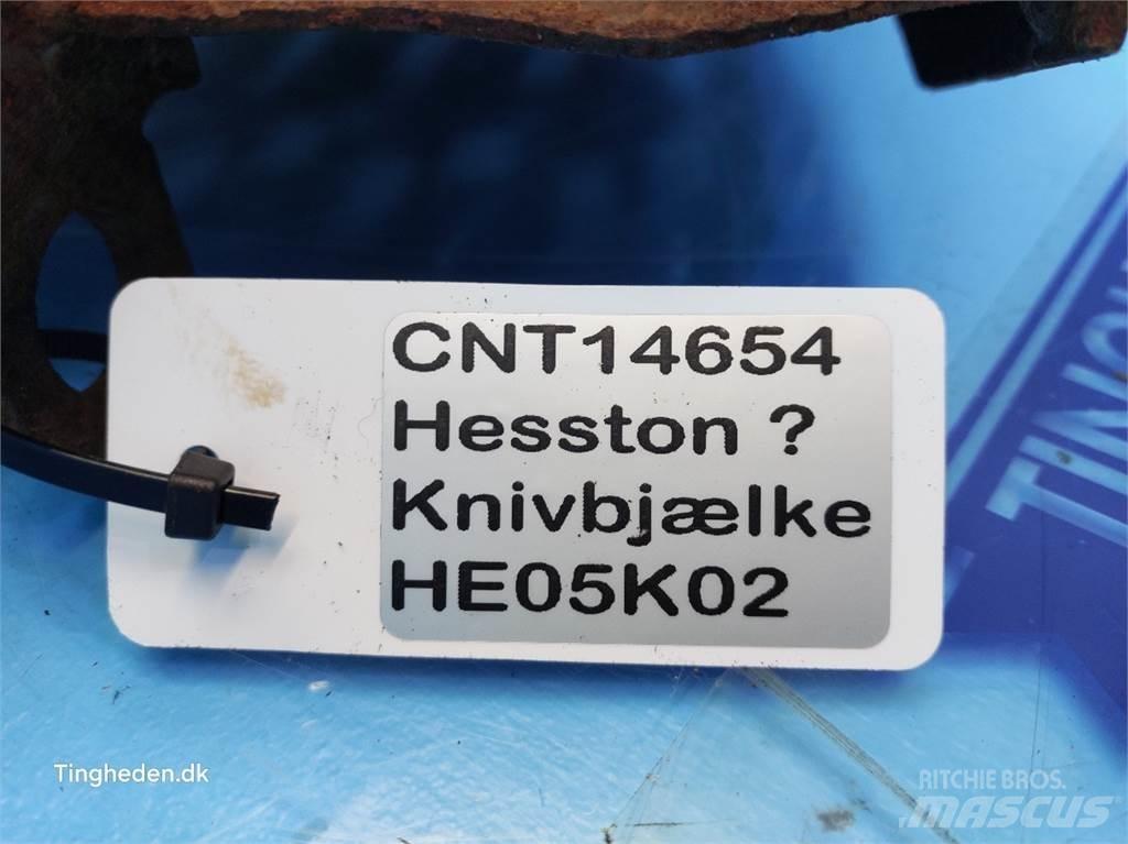 Hesston  Додаткове обладнання для збиральних комбайнів