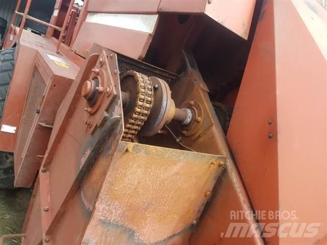 Hesston 4700 Тюкові прес-підбирачі