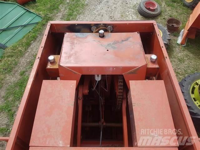 Hesston 4700 Тюкові прес-підбирачі