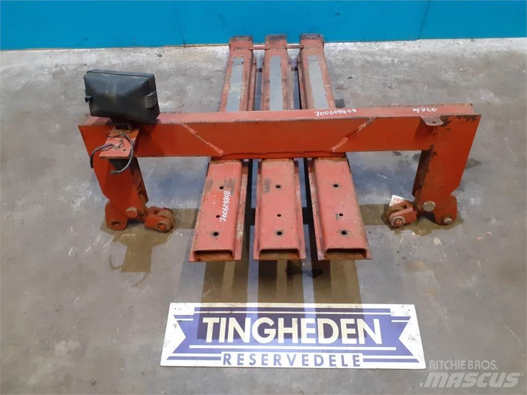 Hesston 4700 Захвати для мішків