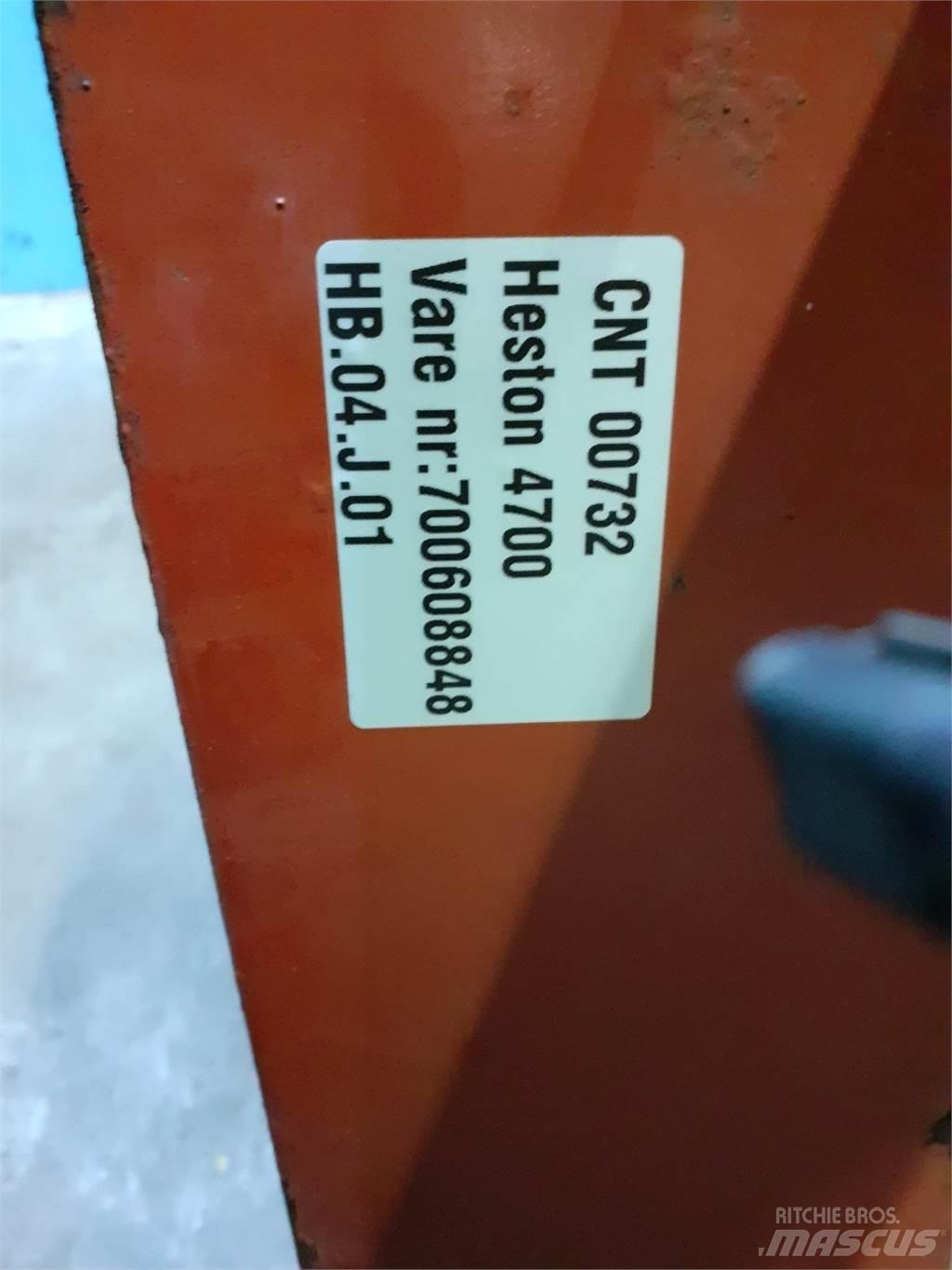 Hesston 4700 Захвати для мішків