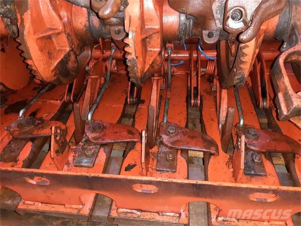 Hesston 4700 Інше обладнання для фуражних комбайнів