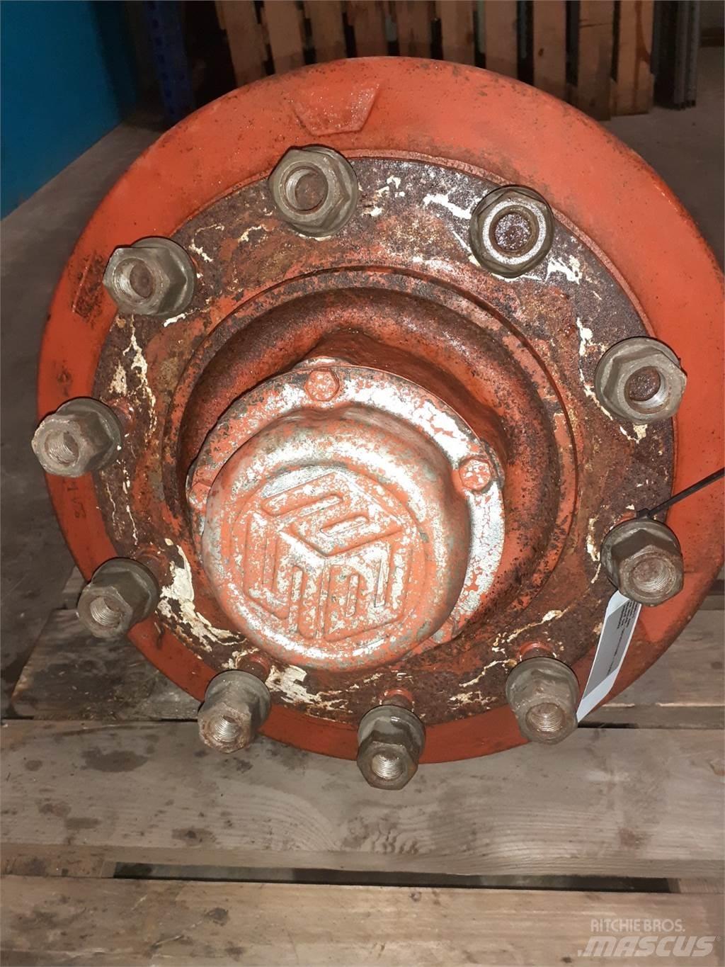 Hesston 4900 Осі