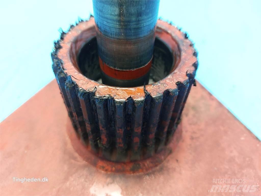 Hesston 4900 Коробка передач
