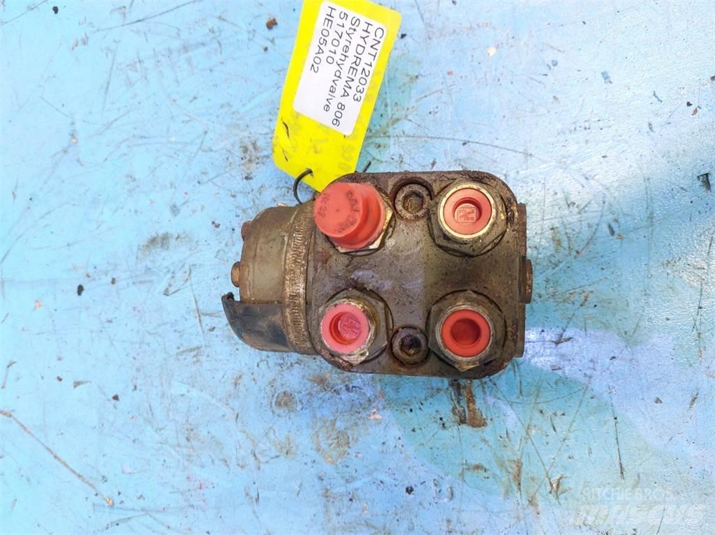Hydrema 806 Осі